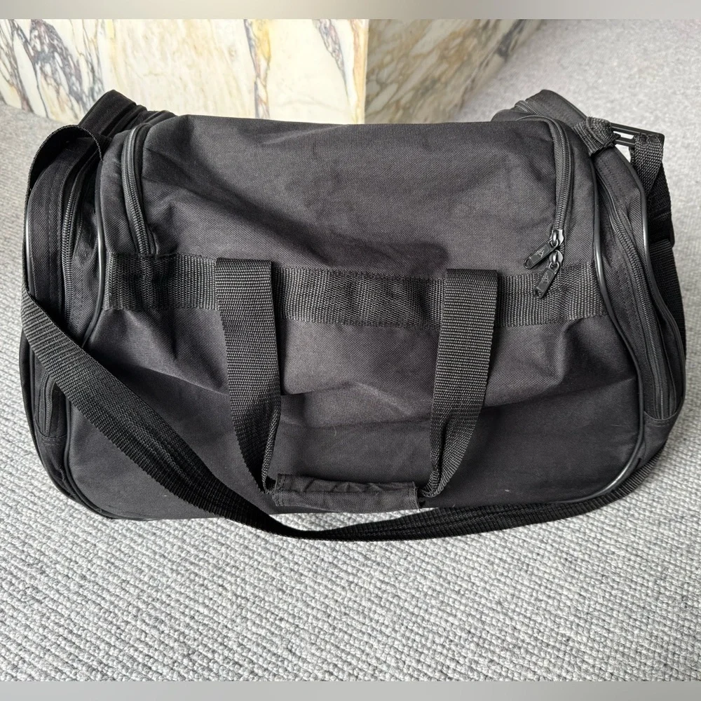 Adidas Gym Bag Black Duffle Bag Shoulder 19